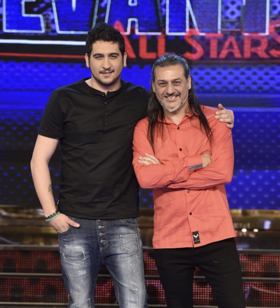 Rubén Martín junto a su padre Dioni, vocalista original del grupo Camela